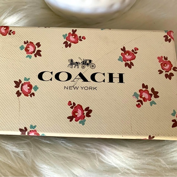 Coach Willow Floral keychain/Bag Charm - Picture 6 of 6